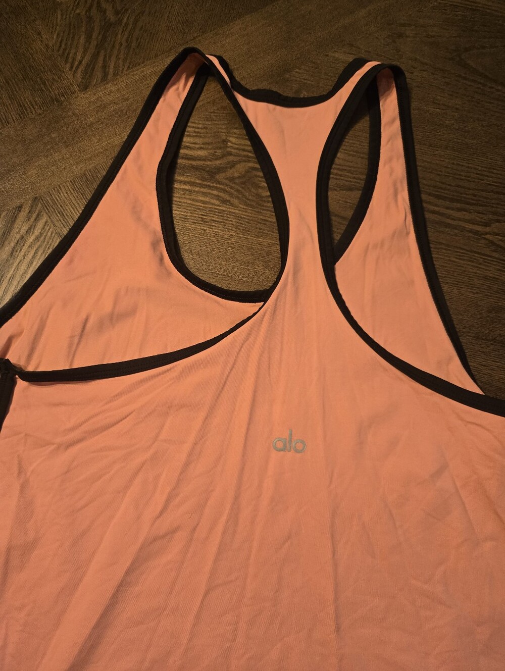 Alo Yoga Ivy League Tank in Strawberry Lemonade and Black sz MEDIUM - Picture 4 of 4